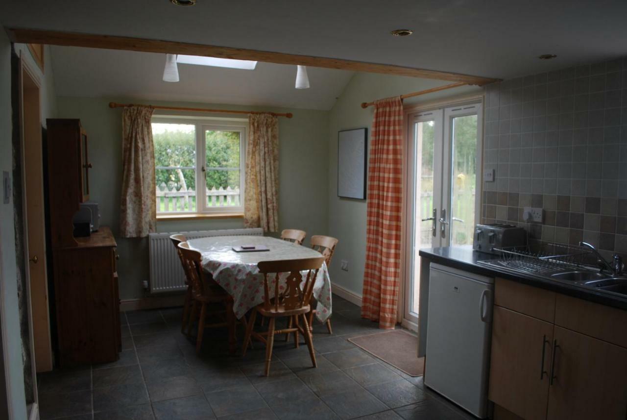 Ty Gylfinir Villa Llandegla ภายนอก รูปภาพ