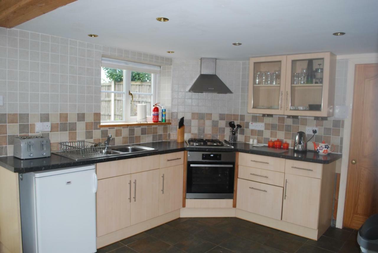 Ty Gylfinir Villa Llandegla ภายนอก รูปภาพ