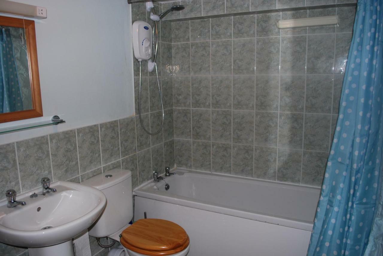Ty Gylfinir Villa Llandegla ภายนอก รูปภาพ